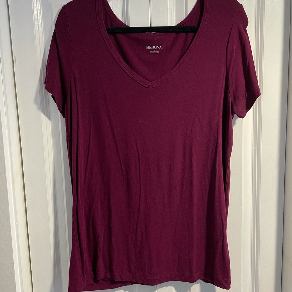 Maroon t shirt